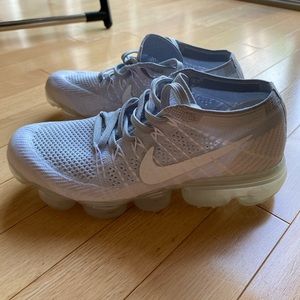 grey nike vapermax